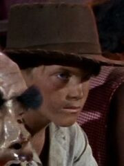Kleinling Junge mit Cowboy-Hut 2266