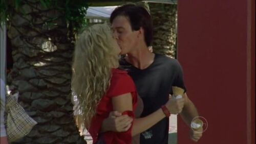 Image Rikki Amp Zane Kisses And Ice Cream Jpg H2o Just