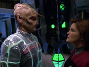 Ven droht Captain Kathryn Janeway