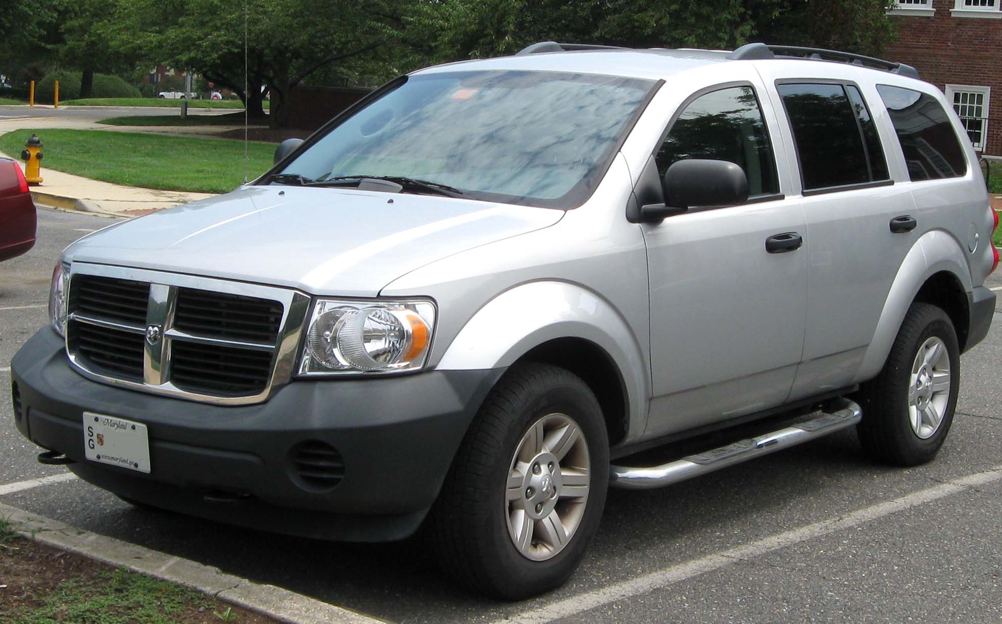 Dodge Durango - Tractor & Construction Plant Wiki - The classic vehicle ...