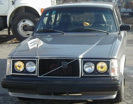 Volvo 200 series - Tractor & Construction Plant Wiki - The classic