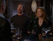 5x17-Dr. Cox faints