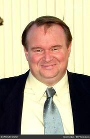 Tom-mcgowan-frasier-finale-party-mvFZOl
