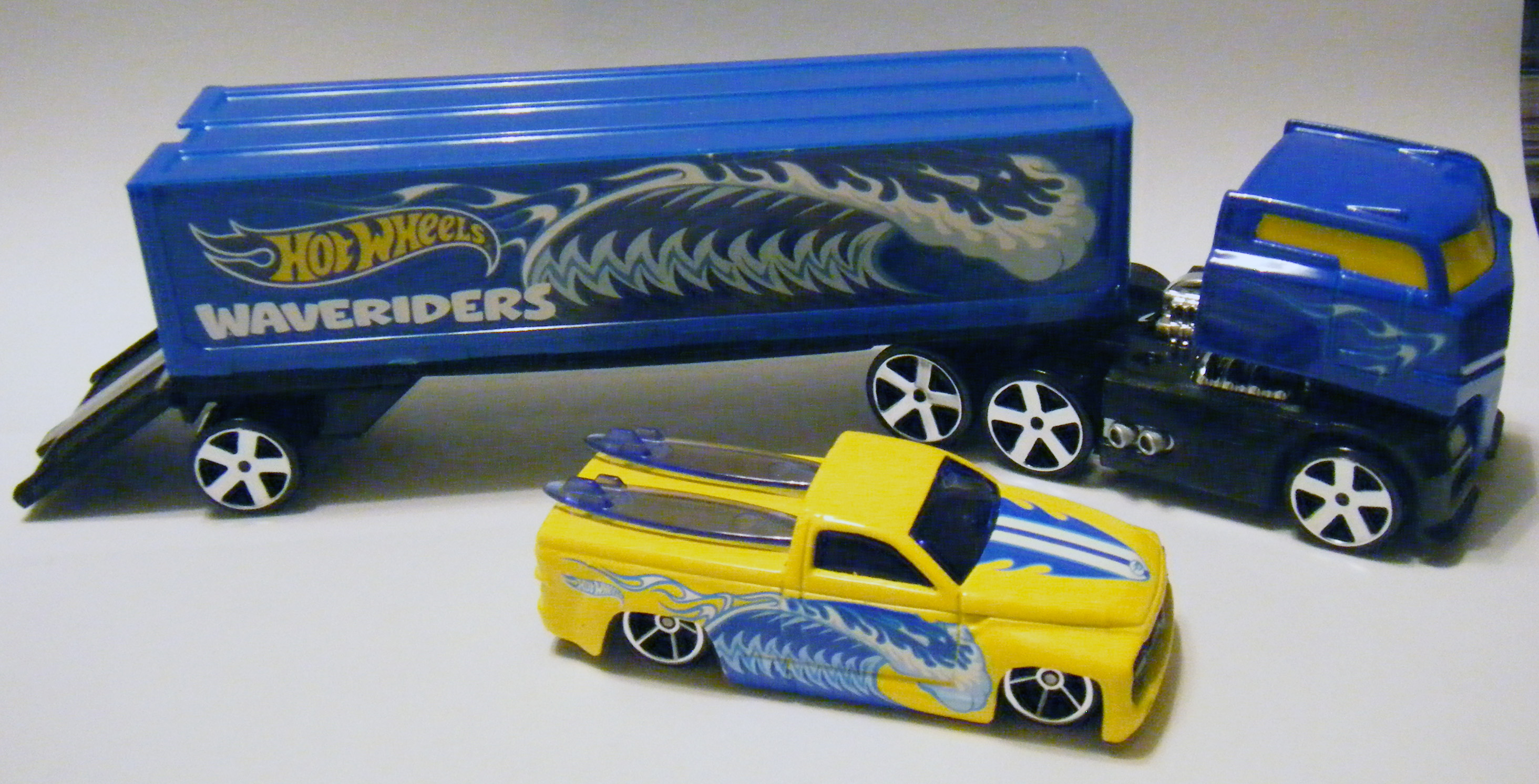 hot wheels truckin transporters