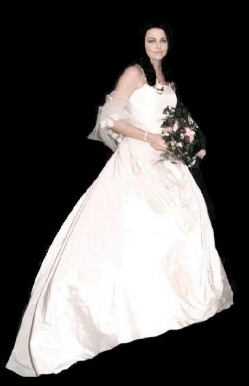 wiki fileseb lola bringing wedding dresspng wiki fileseb lola bringing wedding dresspng