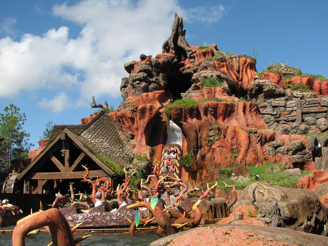 640px-The_coolest_shot_of_Splash_Mountain_ever.jpg