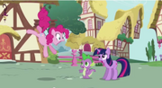 230px-Pinkie pie SCREAMS
