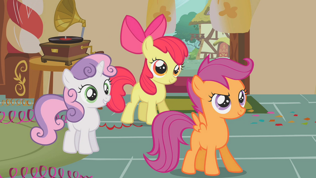 640px-Sweetie_Belle_Apple_Bloom_Scootaloo_smile_2_S1E12.png