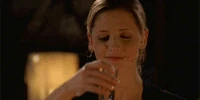 200px-0,350,26,201-Buffy_drinking.gif