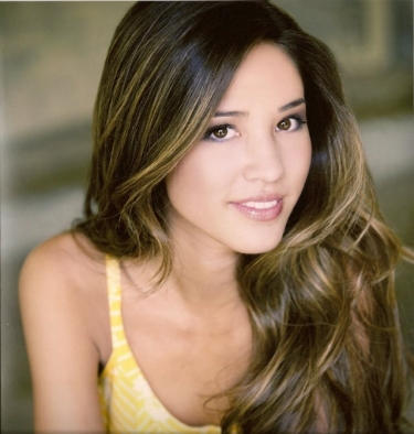 <b>Mikayla</b> Makoola - Kelsey_chow_08_0