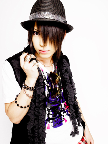 http://img3.wikia.nocookie.net/__cb20120526192112/visualkei/es/images/8/8f/Kanon_an_cafe.jpg