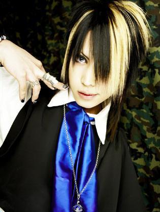 http://img3.wikia.nocookie.net/__cb20120526194000/visualkei/es/images/7/75/-kanon-an-cafe-2707701-315-419.jpg