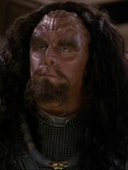 Gründer in Gestalt von Martok 2372