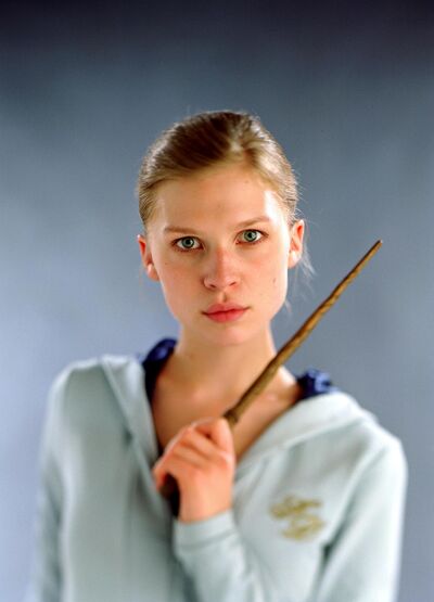 Berbagai Macam Tongkat Sihir dalam Serial Harry Potter yang Bisa Kamu Koleksi - Fleur Delacour