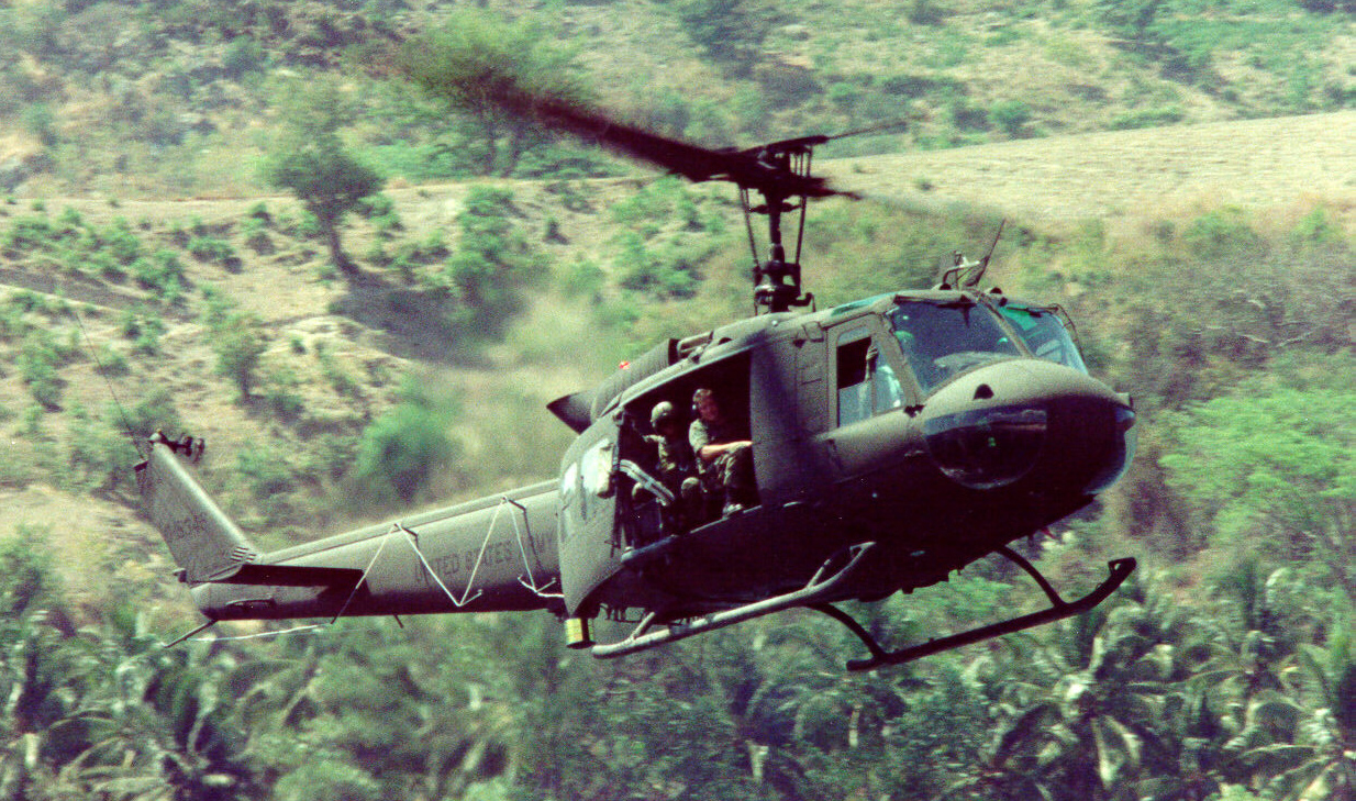 Bell UH-1 Iroquois - Aircraft Wiki