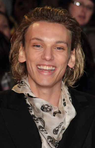 Jamie Campbell Bower - Doblaje Wiki