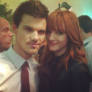 Bella-thorne-taylor-lautner-breaking-dawn-premiere