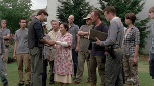 Governor and Woodbury extras