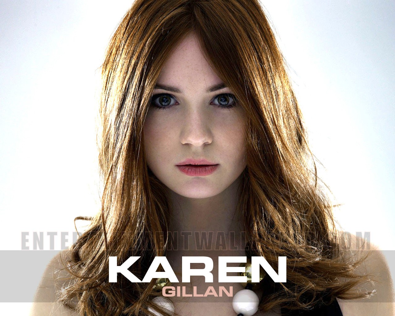 Karen-Gillan-Amy-Pond-drewjoana-and-no1drwhofan-32806955-1280-1024.jpg