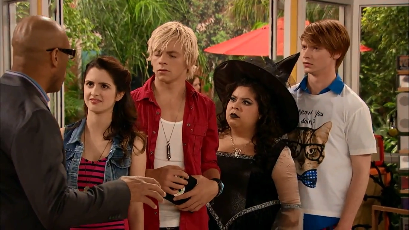 Image Costumes & Courage (215).png Austin & Ally Wiki