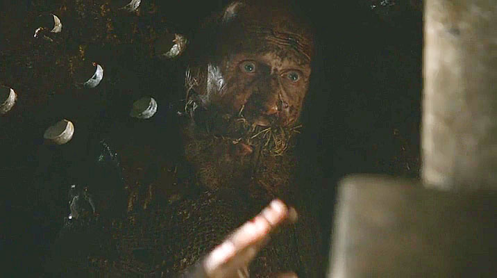 The_Sorcerer_and_Varys_S3E4.jpg
