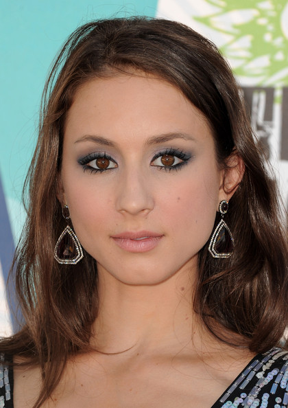 Troian_Bellisario_photo_set-2.jpg