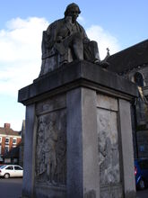 Johnsonstatue2