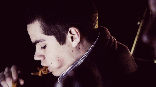 http://img3.wikia.nocookie.net/__cb20130824164212/glee/images/f/f2/Stiles.gif