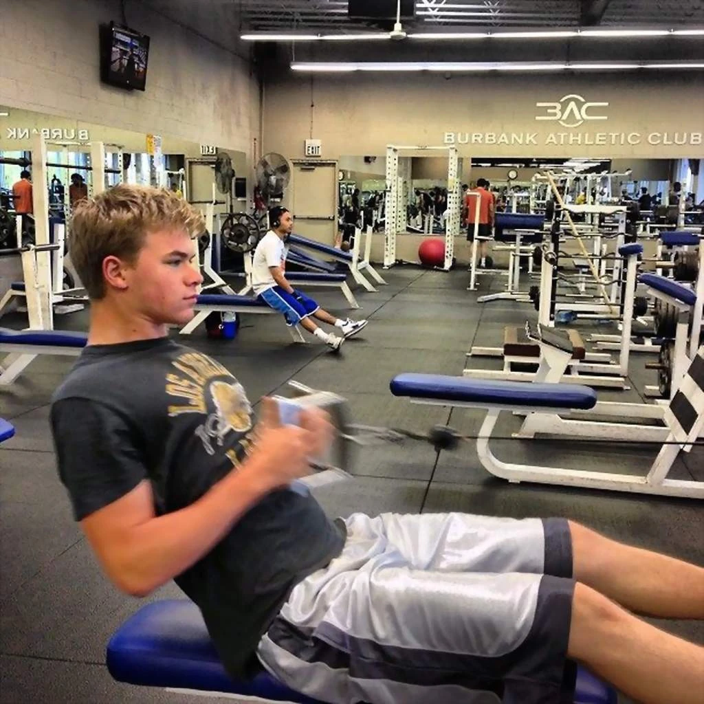 Image Kentondutyworkingoutatthegym.jpg Shake It Up Wiki