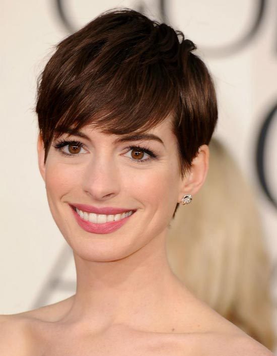 [Image: Anne-hathaway-chanel-face.jpg]