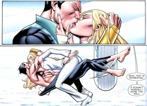 2346475-2296167_xmenuncanny2_10b_namor_and_emma_lust.jpg