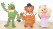 Flocked figures h ford of london 1977