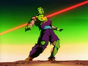 Piccolo interceptado por Freezer
