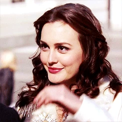 Blair_Waldorf_Golden_Smile.gif