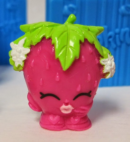 strawberry kiss shopkins