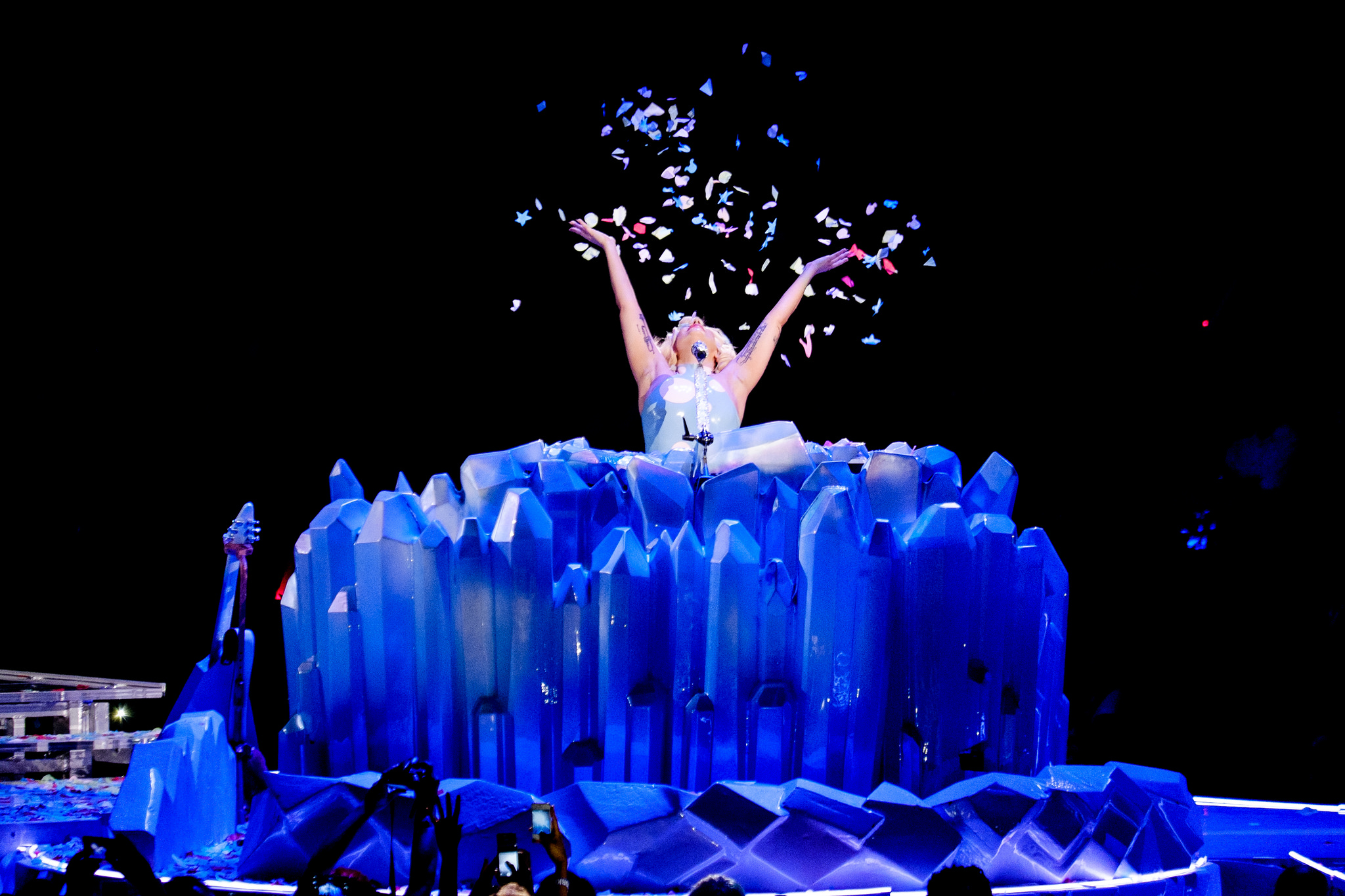 7-21-14_Born_This_Way_(Acoustic)_artRAVE