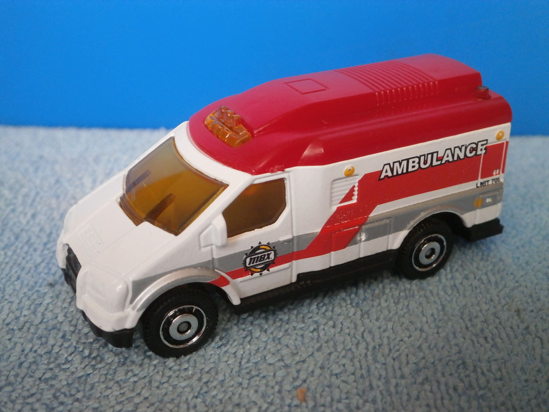 Ambulance (2003) - Matchbox Cars Wiki