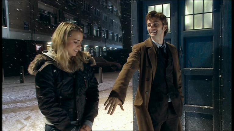 doctor-who-christmas-invasion-the-tenth-doctor-10990261-768-432