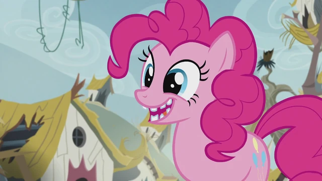 640px-Pinkie_with_broken_teeth_S5E8.png