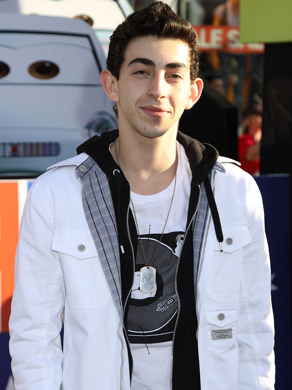 Mateo Arias - DisneyWiki