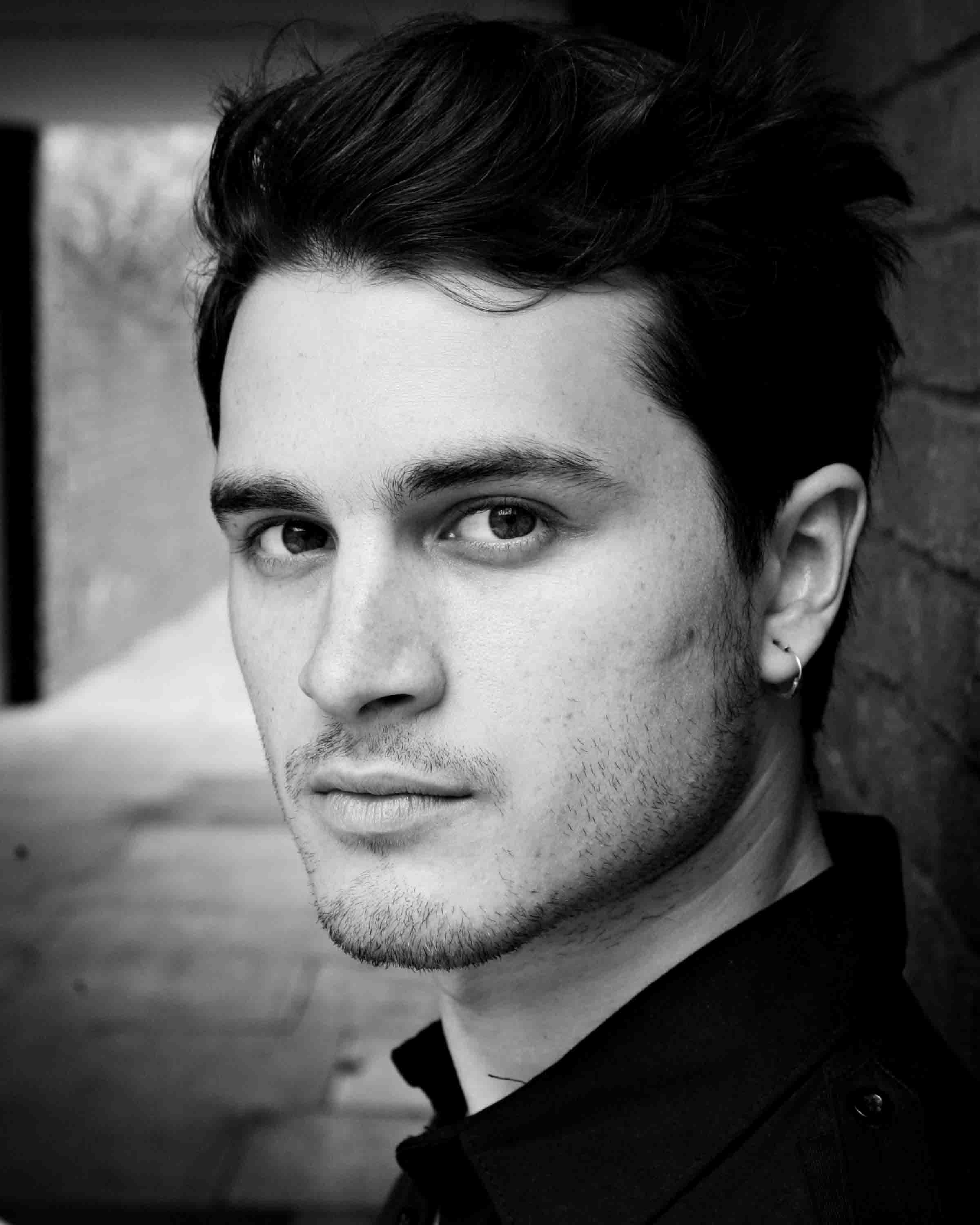 Next photo of Michael Malarkey