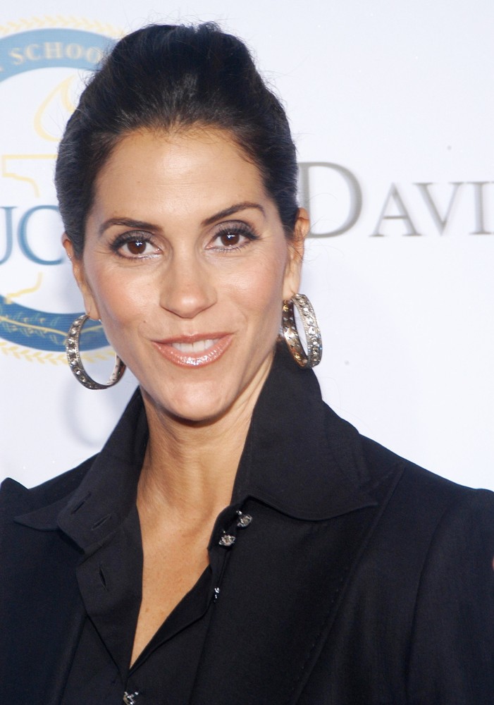 Jami Gertz - Modern Family Wiki