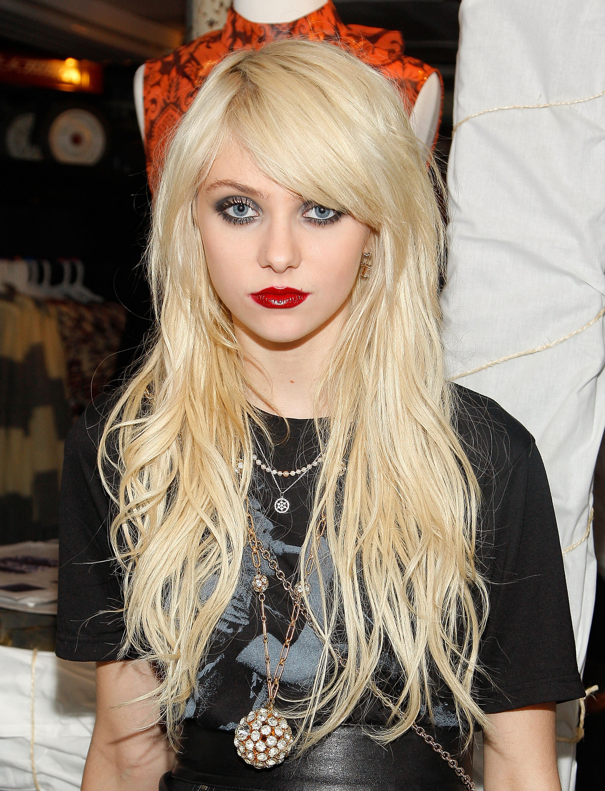 Taylor Momsen body