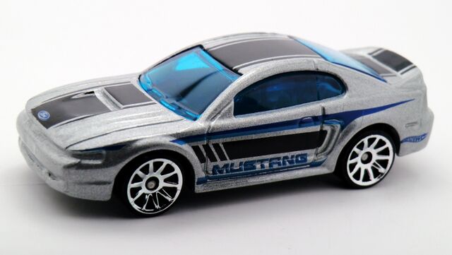 Hot wheels 1999 ford mustang #7